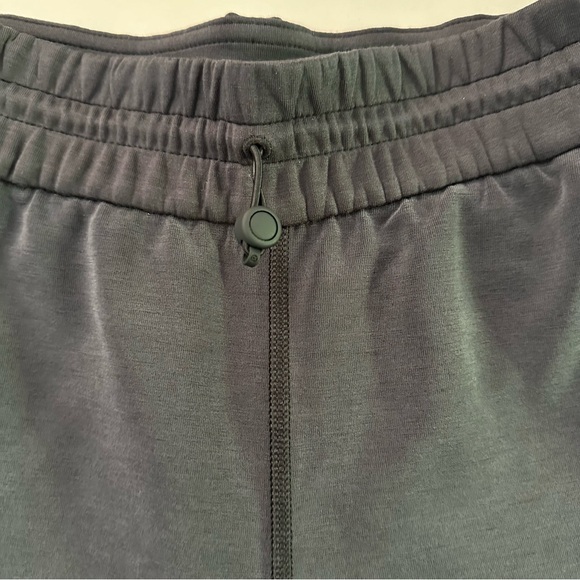 Softstreme High-Rise Straight-Leg Cropped Pant - Picture 8 of 15